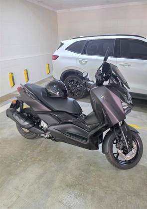 YAMAHA XMAX 300 CONNECTED ABS YAMAHA XMAX 300 CONNECTED ABS